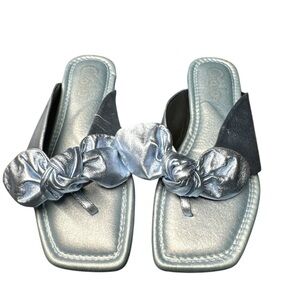 Golo Womens Silver Metallic Square Toe Mules Ruched Bow Slides - Size 8